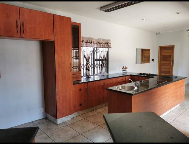 3 BEDROOM HOUSE FOR SALE IN CASSELDALE